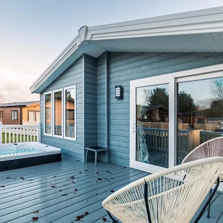 The Haven Lodge With Hot Tub York Buitenkant foto
