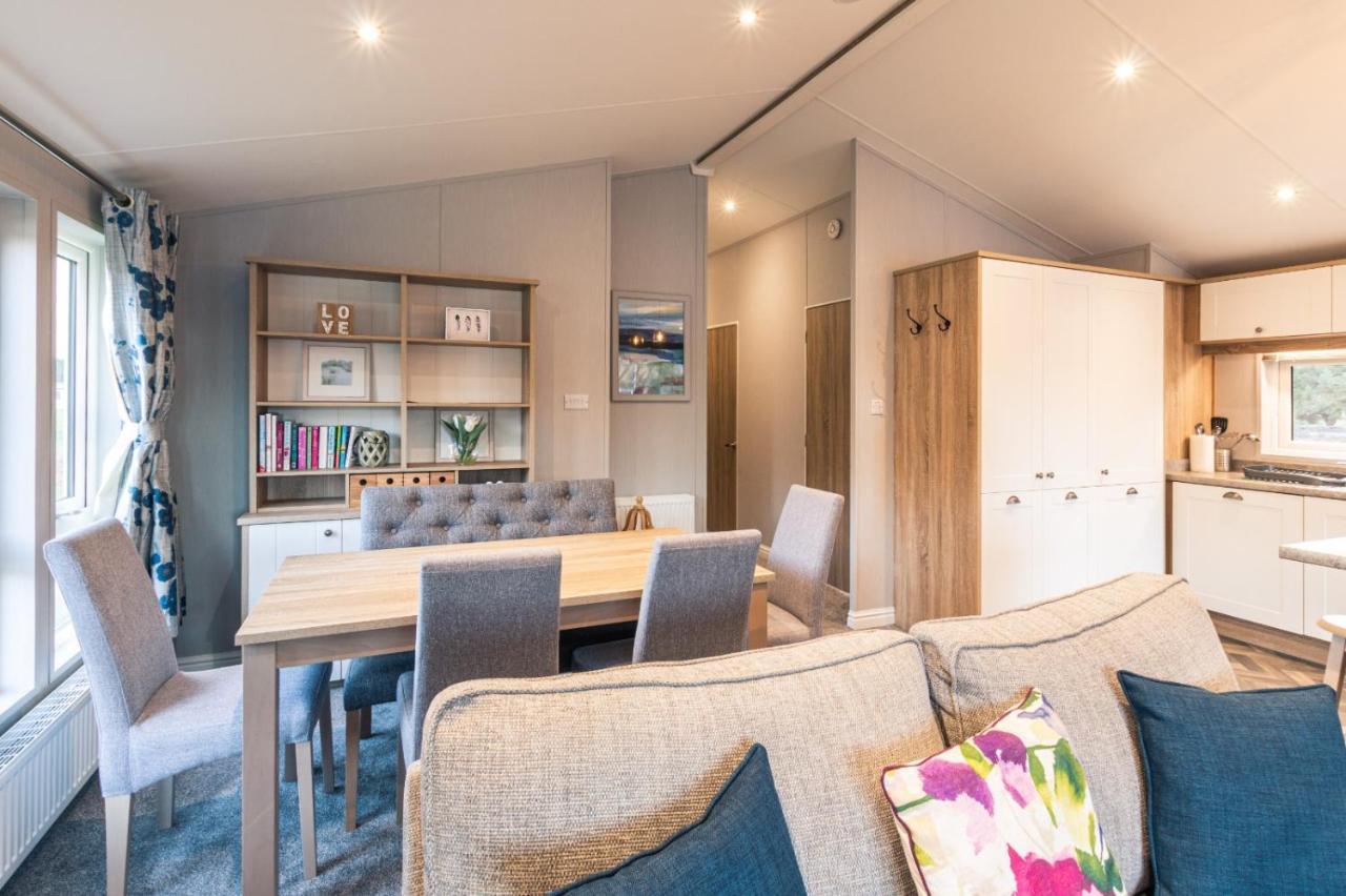 The Haven With Hot Tub Lodge *