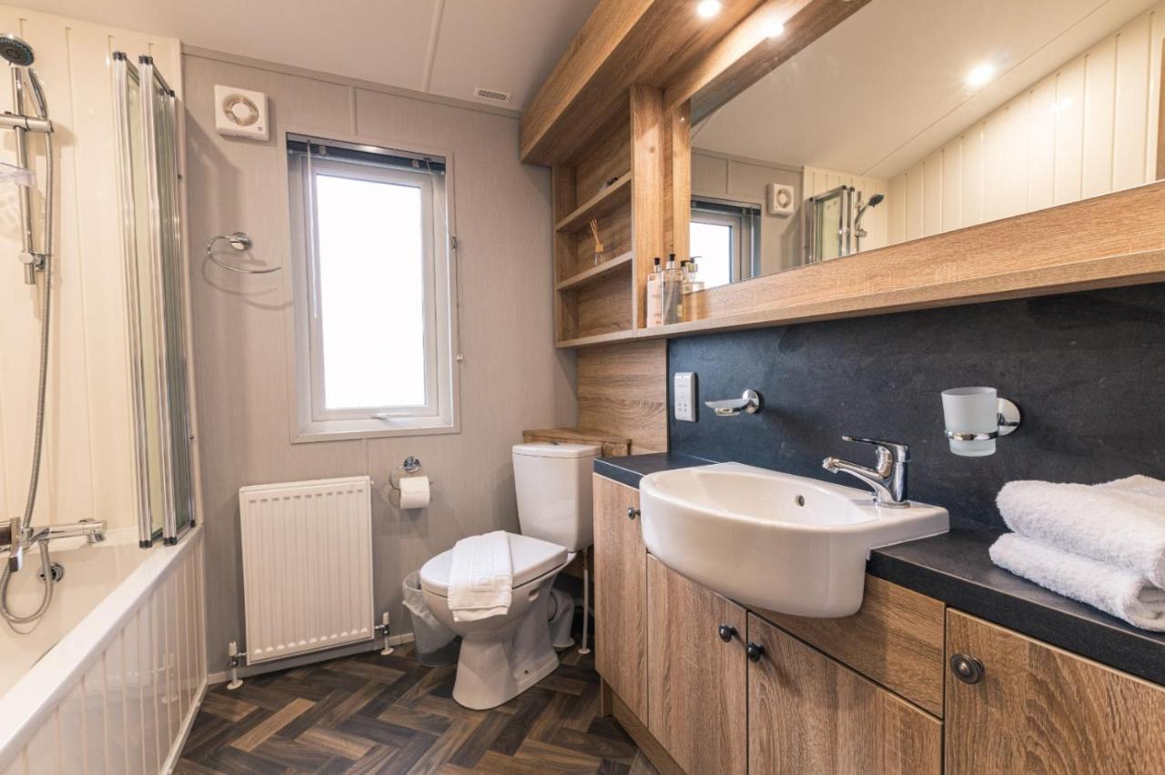 The Haven With Hot Tub Lodge