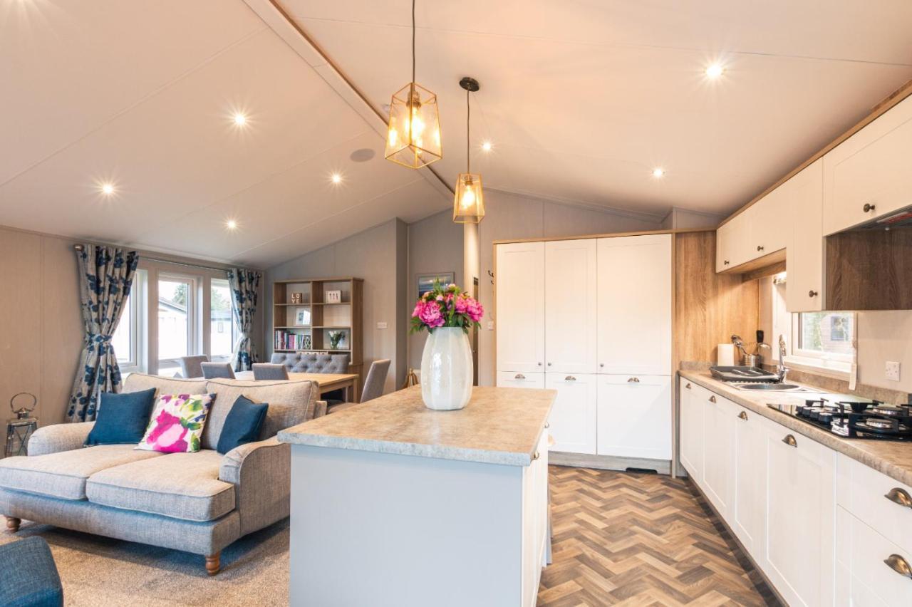 Lodge The Haven With Hot Tub York